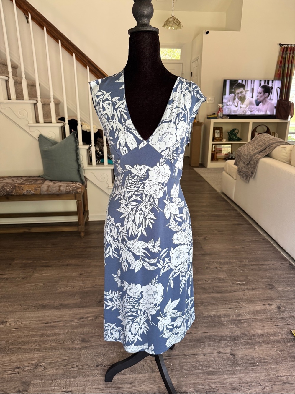 Old Navy Y2K Blue and White Floral Midi Dress